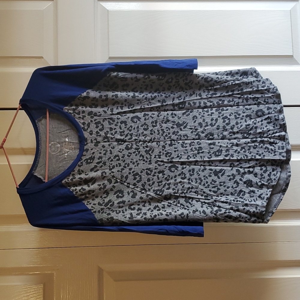 Maurice's 3/4 length sleeve shirt. Size small